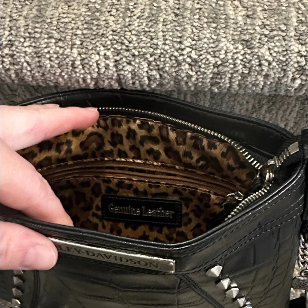Harley Davidson genuine leather bag with alligator print studs and lepard print - Picture 8 of 10